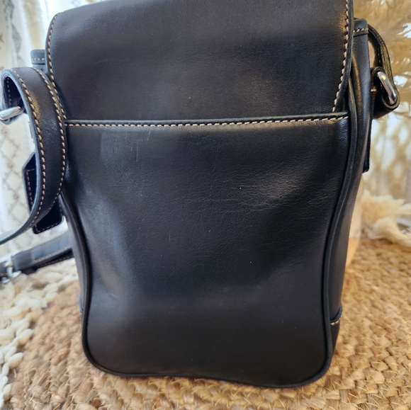 Vintage Coach Camera Crossbody - Picture 5 of 8